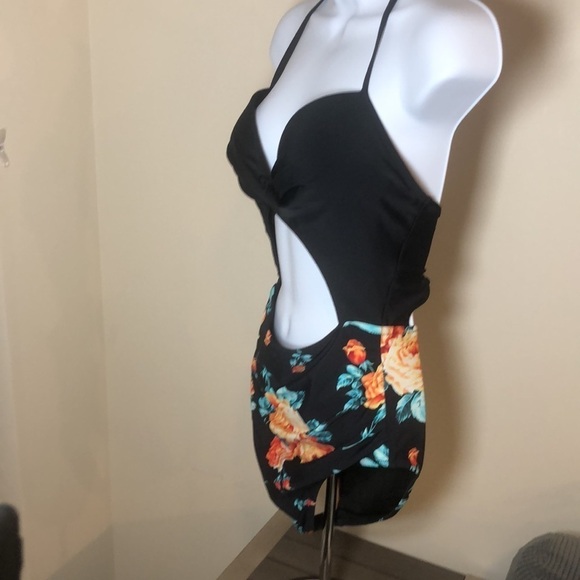 CAPSHE Floral Print Halter One Piece - Picture 2 of 7